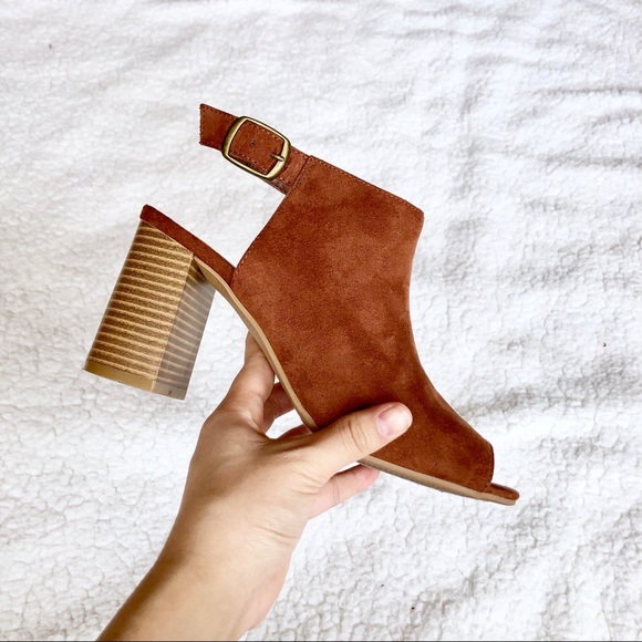 Open-Toed Brown Suede Heels - Picture 4 of 6